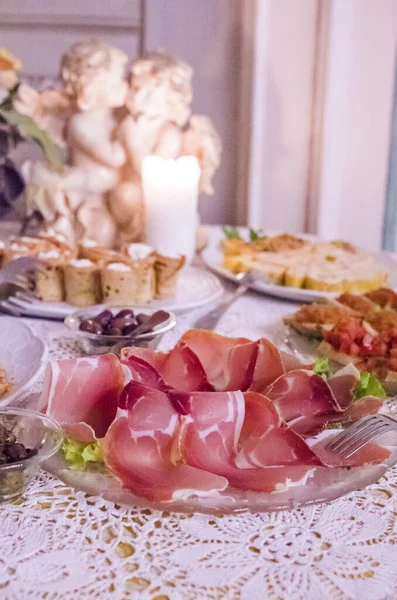 Usuwanie Kolorowe Przekąski Przekąski Imprezę Lub Obiad Ham — Zdjęcie stockowe