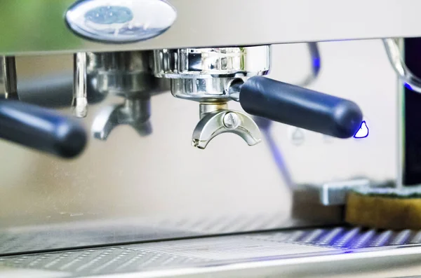 Große Espressomaschine Schwarz Und Cremig Der Italienischen Art Und Weise — Stockfoto