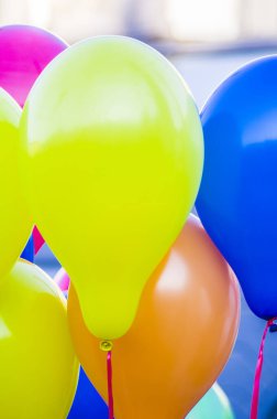 Her renkten balonlar çocukların neşesi için hazır ya da partinizi neşelendirmek için.