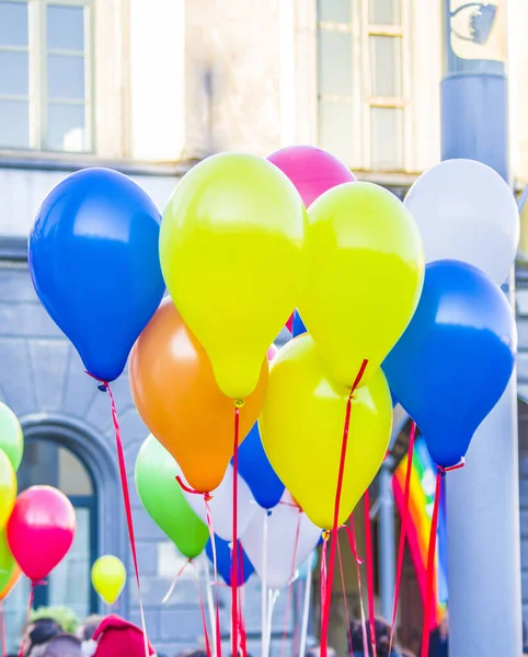 Her Renkten Balonlar Çocukların Neşesi Için Hazır Partinizi Neşelendirmek Için — Stok fotoğraf