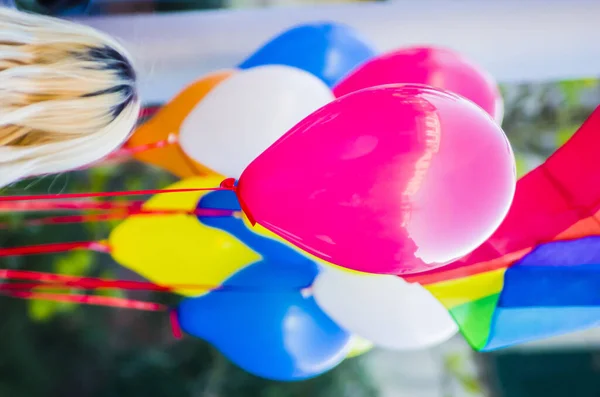 Her Renkten Balonlar Çocukların Neşesi Için Hazır Partinizi Neşelendirmek Için — Stok fotoğraf