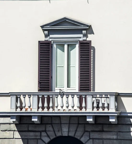 Hermosa Ventana Del Edificio Histórico Importante Para Historia Arte Arquitectura —  Fotos de Stock