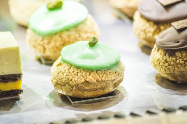 Lezzetli, hamur işleri, sünger keki, likör, krema, çikolata, fındık fıstığı, fındık, krema, şeker, tatlandırıcı, stevia, aspartam,