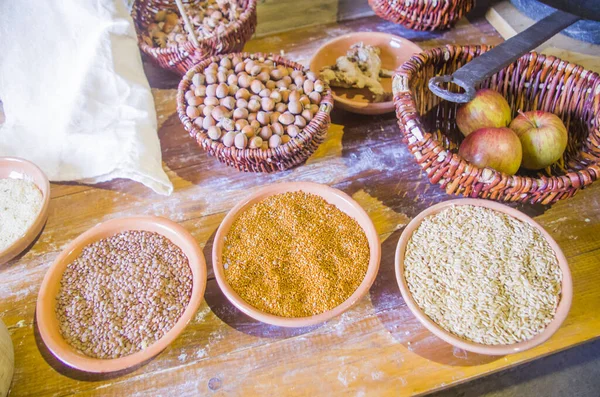 traditional country cuisine and medieval medicine, ingredients, agricultural and hunting products, millet, lentils, rice, hazelnuts, spelled, ginger, apples, pomegranate, beans, sun, sorghum, walnuts, juniper, chickpeas, wheat, nutmeg, cinnamon , flo