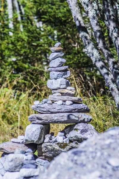 Stenen Piramides Kleine Man Heuvel Ovoo Inukshuk Gebouwd Voor Rust — Stockfoto