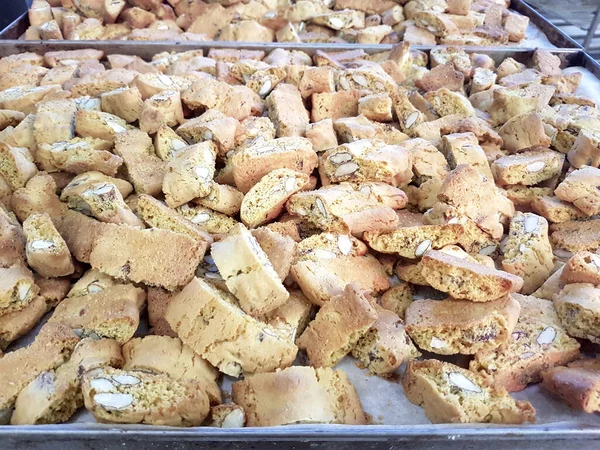 Ciasto Figowe Orzechowe Tradycyjne Ciasto Jajkami Orzechami Sosnowymi Orzechami Włoskimi — Zdjęcie stockowe