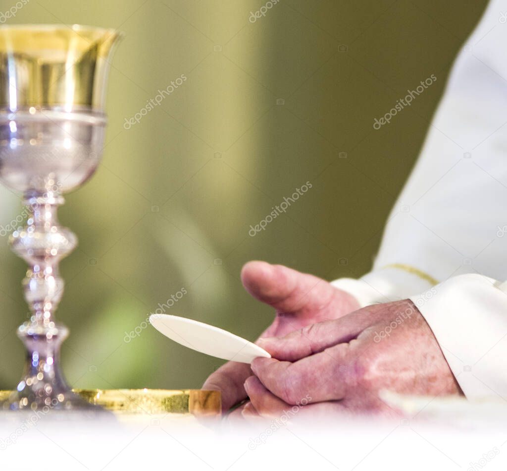 during the celebration of the Mass the hands of the priest, like the hands of Pope Francis, consecrate the host which becomes the body of Christ