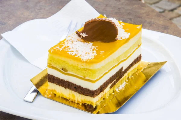 Parfait Cioccolato Pan Spagna Panna Mango Con Decorazione Riccio Cioccolato — Foto Stock