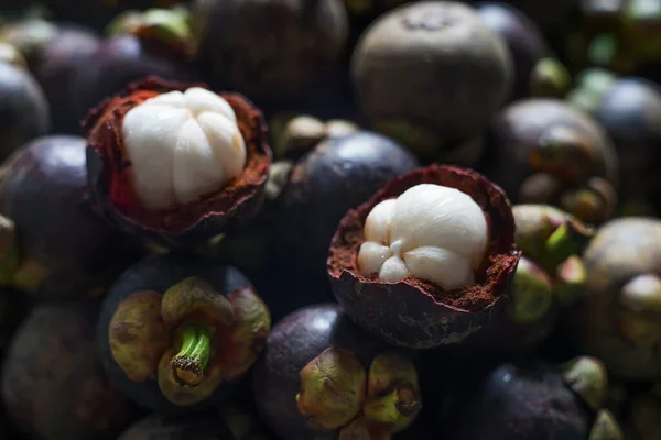 Mangosteen is queen of tropical fruit in Thailand. — Stock Photo, Image