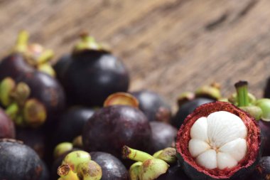Tayland 'da taze mangosteen meyvesi