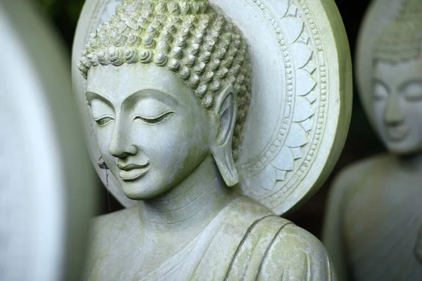 Estatua Buda Piedra Blanca Con Fondo Bokeh Claro Templo Banden —  Fotos de Stock