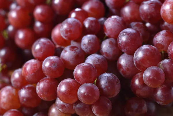 Bando Uvas Vermelhas Mesa Madeira — Fotografia de Stock