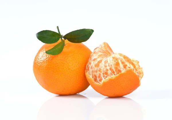 Fruto Naranja Aislado Sobre Fondo Blanco — Foto de Stock