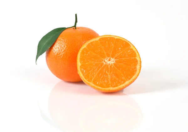 Fruto Naranja Aislado Sobre Fondo Blanco — Foto de Stock