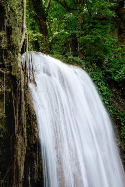 Üçüncü katmanını Erawan şelale yakın çekim