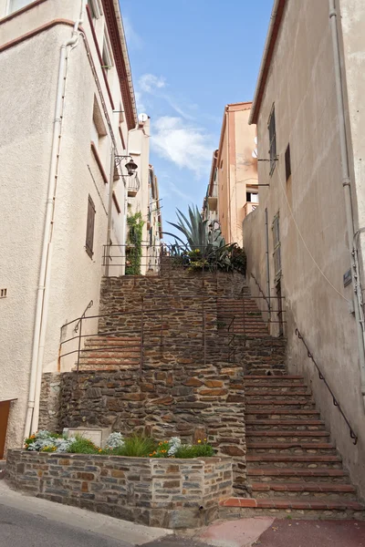 Treppenhaus in der Stadt banyuls-sur-mer, Frankreich — Stockfoto