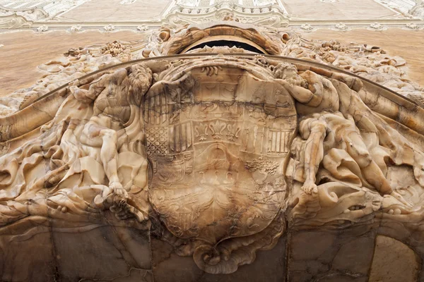 Escultura en la puerta principal del Palacio del Marques de Dos Aguas Valencia, España —  Fotos de Stock