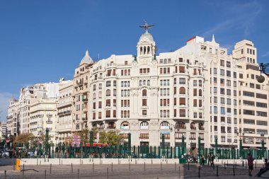 Valencia, İspanya ana istasyonu önünde kare evler