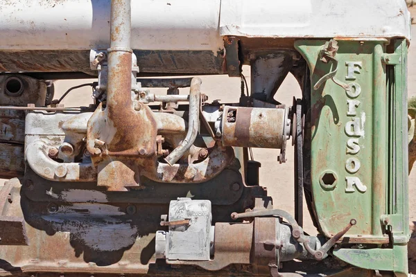 Παλιά μπλοκ του κινητήρα του τρακτέρ Fordson — Φωτογραφία Αρχείου