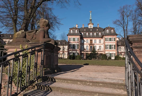 Palacio Bolongaro en el parque Bolongaropark de Frankfurt Hoechst — Foto de Stock