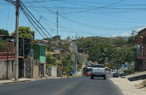 Veículos na estrada número 1 na Costa Rica — Fotografia de Stock