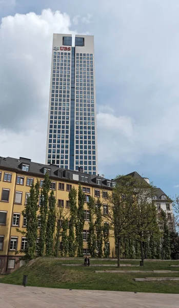 Ubs banka budova ve městě Frankfurt nad Mohanem, Německo — Stock fotografie