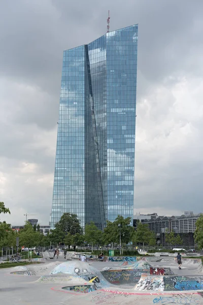 Nowej siedziby Europejskiego Banku Centralnego we Frankfurcie, Niemcy — Zdjęcie stockowe