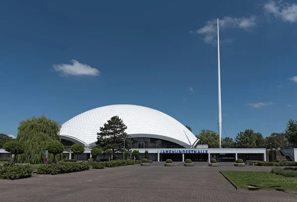 La Sala de Conciertos y Congresos Jahrhunderthalle Frankfurt-Hoechst —  Fotos de Stock