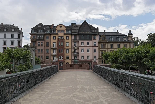 A régi vas gyalogos híd, Frankfurt, Németország — Stock Fotó