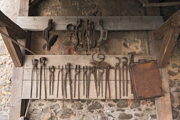 Antiguo taller de forja en el ronneburg, Hesse, Alemania — Foto de Stock