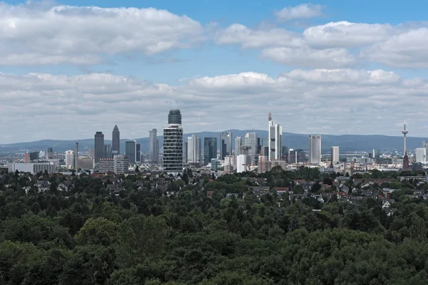 Pohled z Frankfurtu downtown od Goethe věže — Stock fotografie