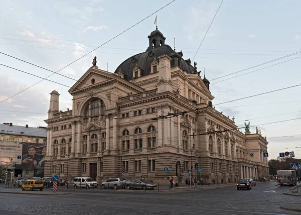 Solomiya Krushelnytska Lviv devlet akademik Tiyatrosu, Opera ve bale, Ukrayna