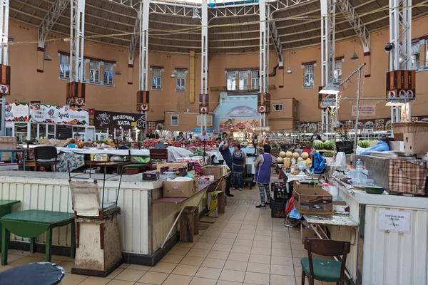 Försäljning bås i Bessarabska saluhallen i Kiev, Ukraina — Stockfoto