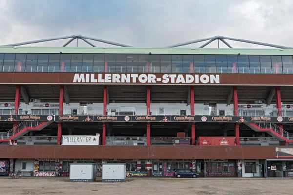 Millerntor stadionu klubu piłkarskiego Fc St. Pauli na Heiliggeistfeld — Zdjęcie stockowe