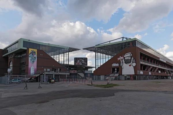 Stade Millerntor du club de football FC St Pauli sur le Heiliggeistfeld — Photo