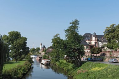 Nidda Nehri yakınında Frankfurt Höchst
