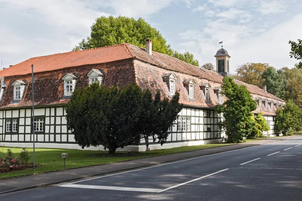 El castillo de caza Moenchbruch, Hesse, Alemania — Foto de Stock