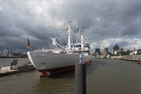 Museu do navio Cap San Diego no Porto de Hamburgo, Alemanha — Fotografia de Stock