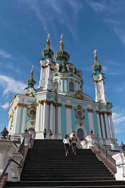 Kiev, Ukrayna'nın eski şehir St Andrews Kilisesi — Stok fotoğraf