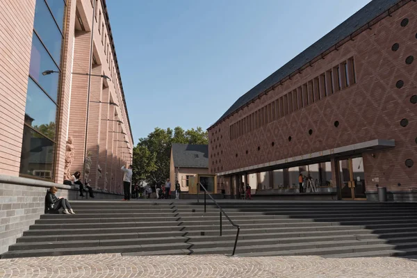 在法兰克福，德国历史博物馆新的大厦 — 图库照片