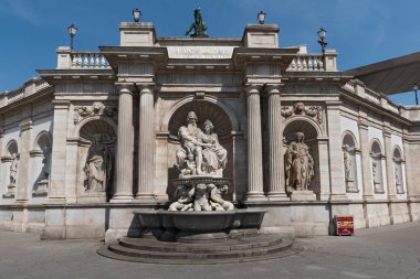 Albrechtsbrunnen veya Danubiusbrunnen heykeller Danubius ve Vindobona