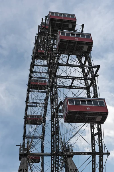 Velha roda gigante no parque de diversões Prater, Viena, Áustria — Fotografia de Stock