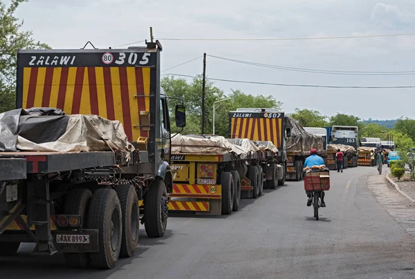 Livingstone Zambia Listopada 2017 Ciężarówki Przy Przekraczaniu Granicy Między Zambia — Zdjęcie stockowe