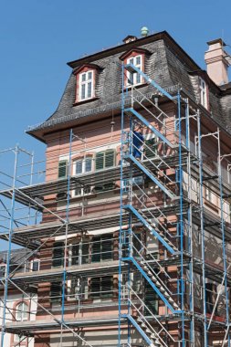 Frankfurt, Almanya-28 Ağustos 2017: Detaylı resim iskele framework ile kale yenileme