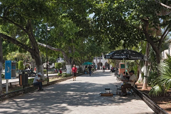 Campeche México Marzo 2018 Limpiadores Calzado Caminantes Inquietos Parque Independencia — Foto de Stock