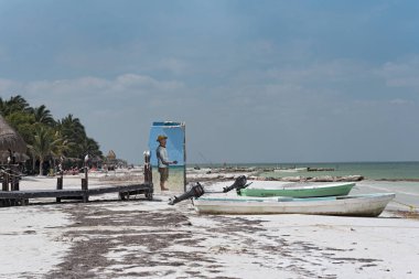 Holbox, Meksika-Mart 24, 2018: balıkçı tekneleri sahilde holbox Island, Meksika
