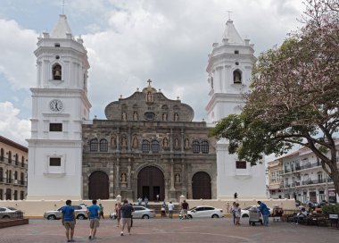 Panama şehrindeki katedral bazilikası Santa Maria la antigua