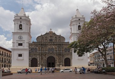 Panama şehrindeki katedral bazilikası Santa Maria la antigua