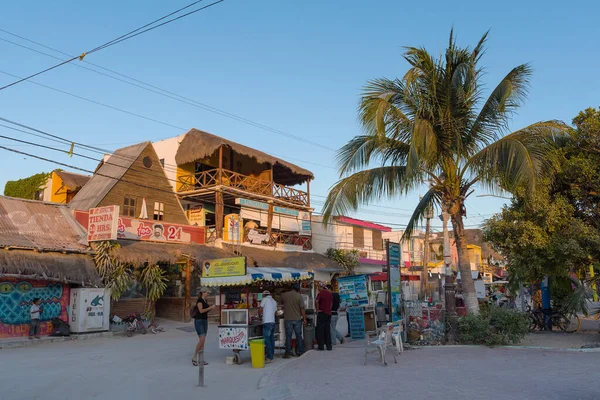 Holbox Mexico March 2018 Sandy Road Tourists Sunset Holbox Island — 图库照片
