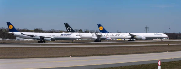 Frankfurt Main Allemagne Avril 2020 Parc Avions Lufthansa Raison Coronavirus — Photo